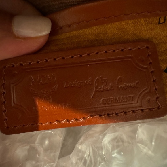 MCM VISETOS  VINTAGE COGNAC TWO SIDED LUGGAGE MESSENGER BAG. MADE IN GERMANY - Picture 8 of 16